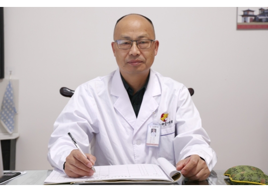 喜訊！熱烈祝賀馬志忠主任榮獲第二屆國(guó)醫(yī)大師劉志明（湘潭）中醫(yī)藥發(fā)展貢獻(xiàn)獎(jiǎng)，并入選全國(guó)基層名老中醫(yī)藥專(zhuān)家傳承工作室建設(shè)項(xiàng)目